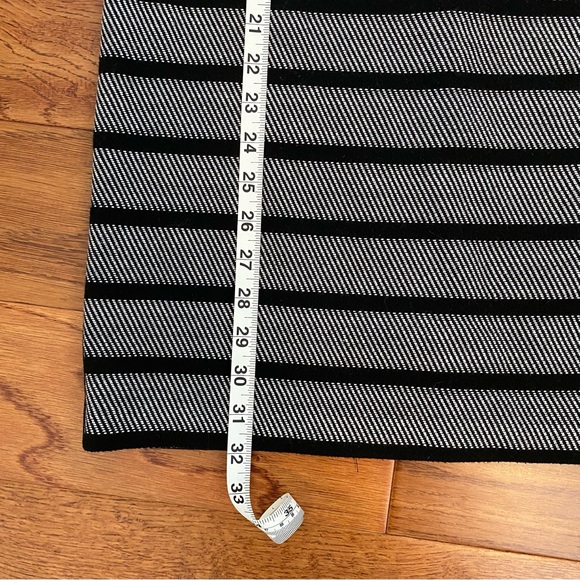 Ann Taylor striped shift dress short sleeve black white petite - Picture 6 of 7